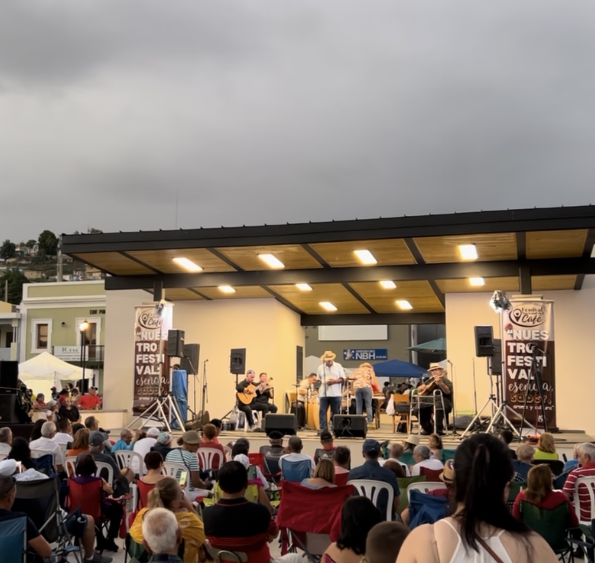 Actuación de Decima en el Festival del Café de Yauco